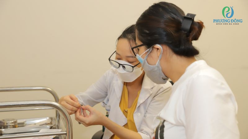 Hướng dẫn phụ huynh cách xử trí những phản ứng phụ sau khi trẻ uống rota