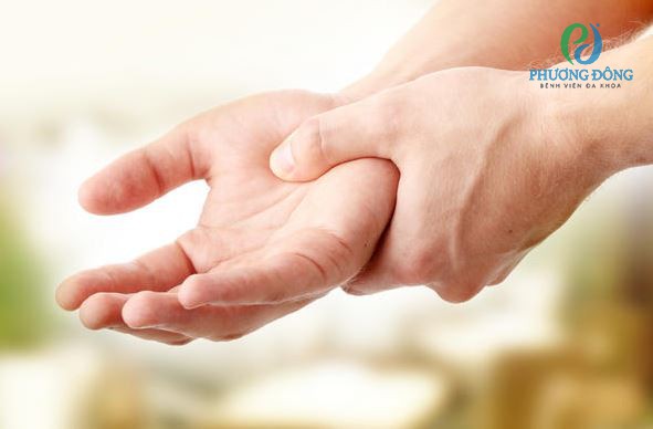 Run tay, hồi hộp, mất ngủ: Cẩn thận cường giáp