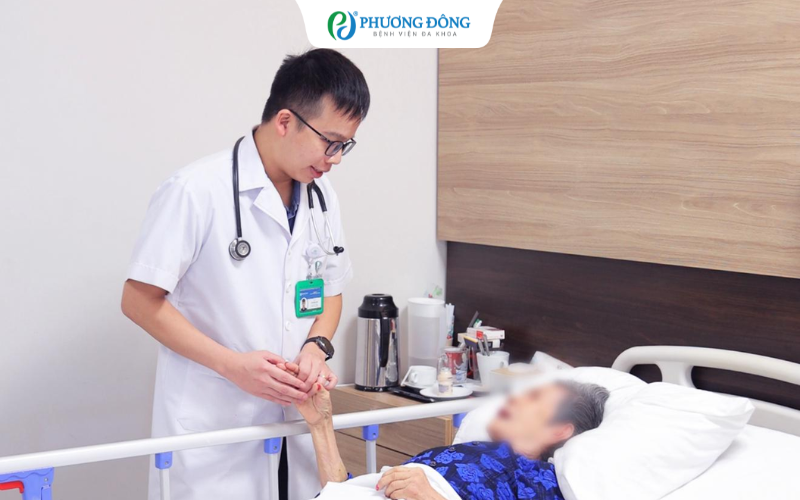 Cụ bà 89 tuổi từ suy kiệt, nằm bất động sau đột quỵ dần hồi phục