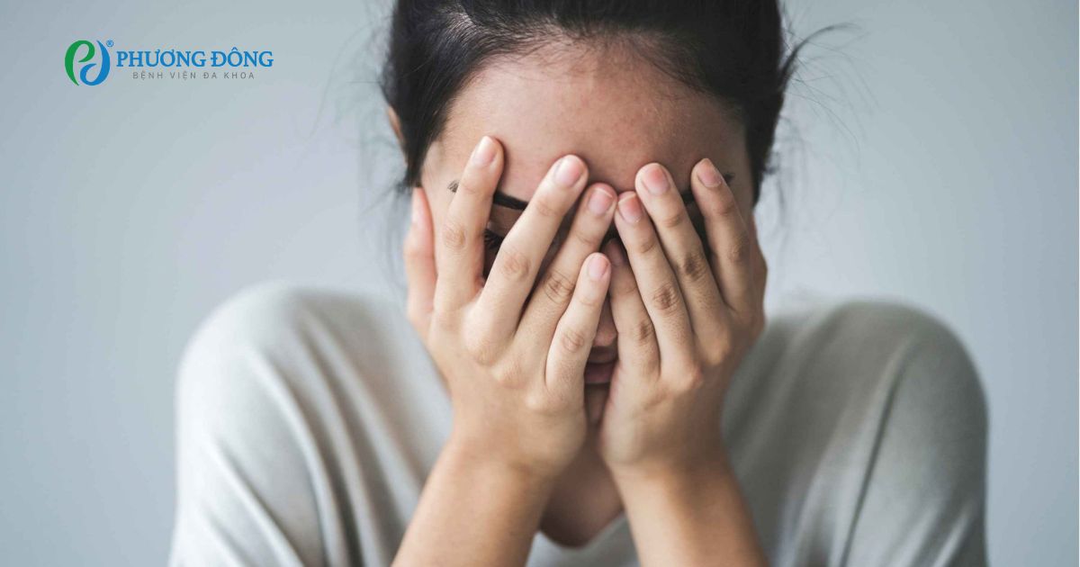 Suy nghĩ tiêu cực, không tập trung, nước mắt vô thức rơi có phải dấu hiệu bệnh (tâm lý) không?