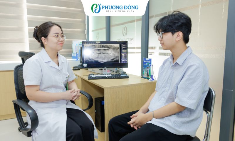 Sau khi nhổ răng khôn, bạn hãy tái khám đúng lịch để được bác sĩ kiểm tra tình trạng răng miệng.