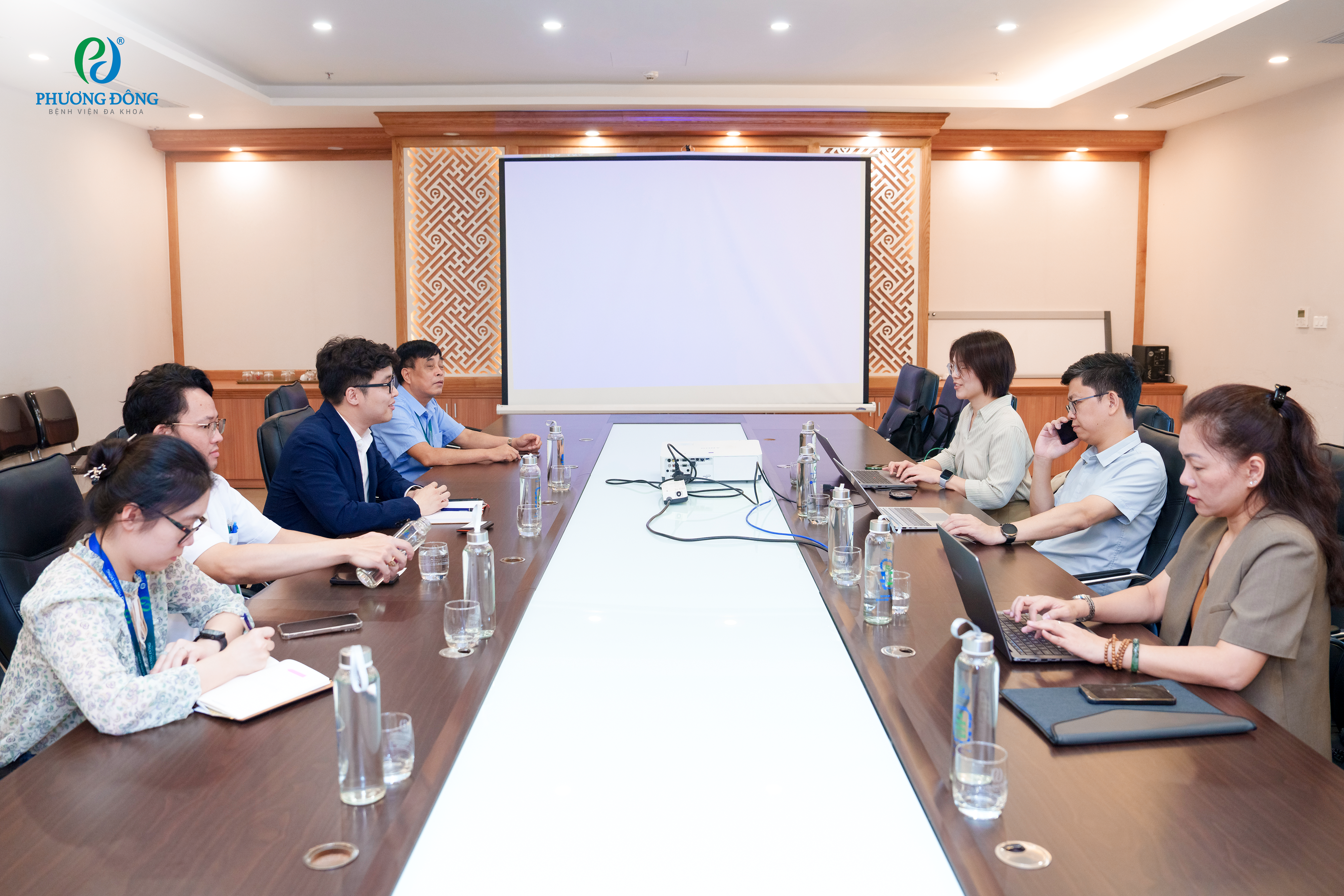Phương Đông tiếp đón đoàn chuyên gia Trung Quốc và thúc đẩy ứng dụng liệu pháp CAR-T trong điều trị ung thư
