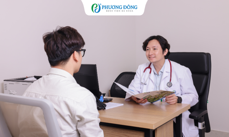 Thạc sĩ, bác sĩ Đoàn Dư Mạnh tư vấn cho người bệnh