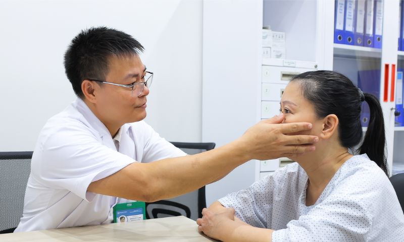 Khám chữa bệnh BHYT với mô hình Đông - Tây y kết hợp tại BVĐK Phương Đông