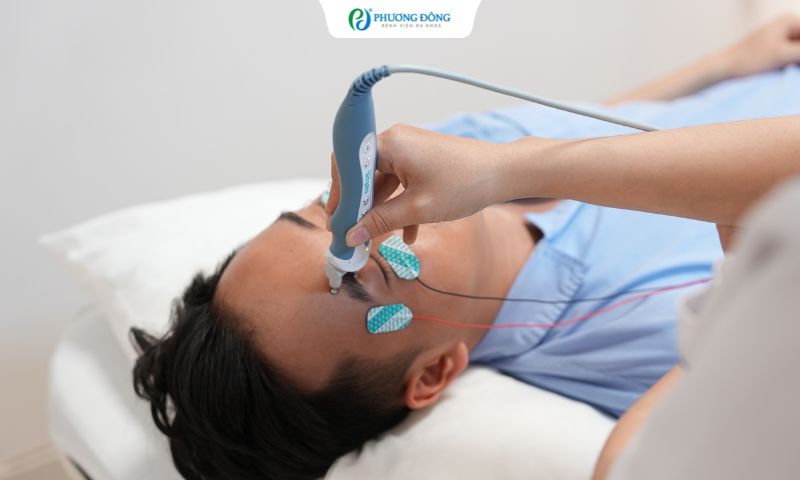 Hình ảnh thực tế người bệnh tham gia vật lý trị liệu và phục hồi chức năng tại Bệnh viện Đa khoa Phương Đông