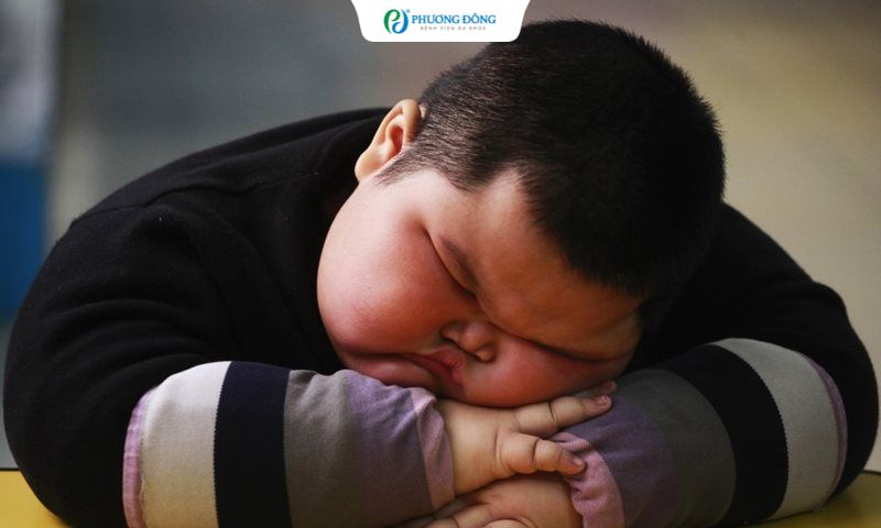 Trẻ em béo phì cần được đánh giá dựa trên BMI và các chỉ số tăng trưởng theo tuổi, giới tính