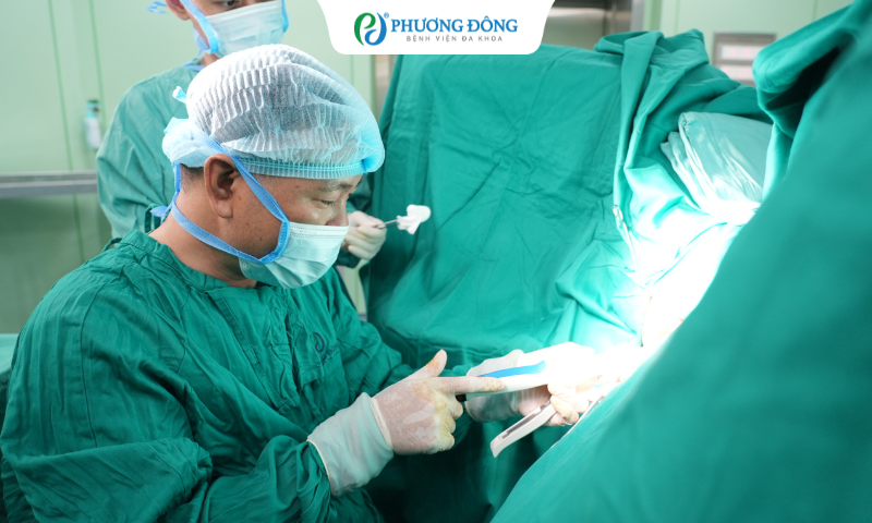 Từ nỗi e ngại thăm khám vùng nhạy cảm đến quyết định phẫu thuật ngay trong ngày 