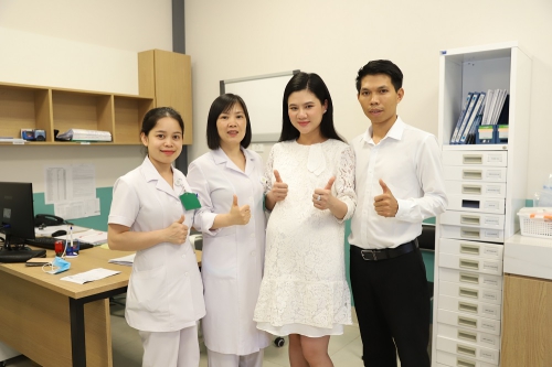 Hoa khôi trí tuệ Vi Ngọc Lan khám thai tại BVĐK Phương Đông