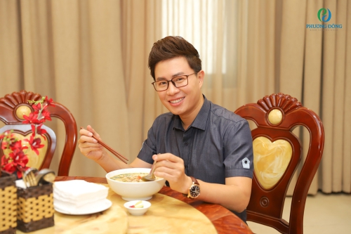 MC Lê Anh trải nghiệm dịch vụ tại nhà hàng Sen Phương Đông
