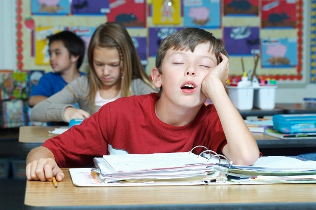 Ảnh hưởng của ngủ ngáy bệnh lý là trẻ kém tập trung khi học tập