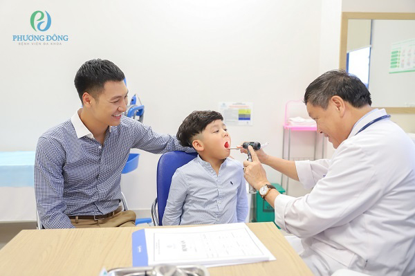 Bác sĩ Nhi tại Phương Đông không chỉ giỏi chuyên môn mà còn rất tâm lý với trẻ.