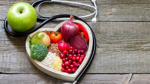 Bệnh tim mạch nên ăn gì và kiêng gì?