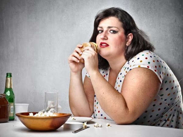 Béo phì, thừa cân, ăn uống thiếu chất xơ rất dễ mắc bệnh trĩ