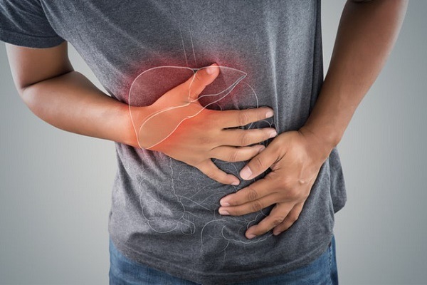 Đau bụng, nhất là đau tại hạ sườn chính là triệu chứng thường gặp ở các bệnh về gan