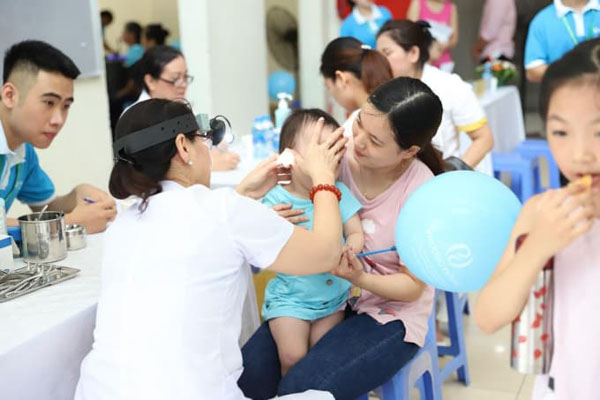 Bệnh viện Đa khoa Phương Đông đã tổ chức các buổi khám sức khỏe miễn phí