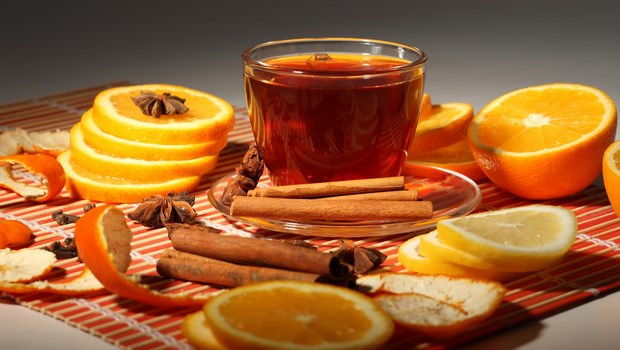 Trà và vỏ cam là một trong những đồ uống khắc phục bệnh tiêu chảy nhanh chóng