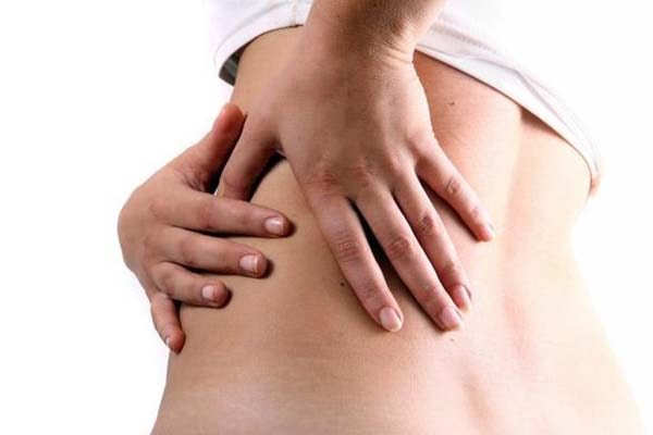 Các triệu chứng kèm theo đau bụng sườn bên phải là gì?

