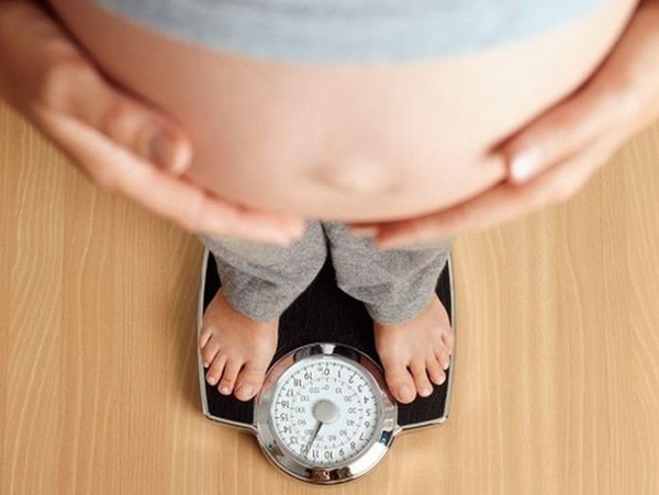 Mẹ bầu nên duy trì cân nặng trong mức độ cho phép