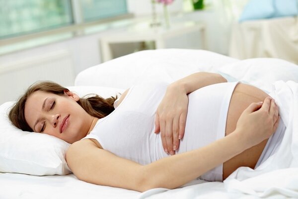 Nằm nhiều trong thời gian mang thai gây ra bệnh trĩ sau sinh