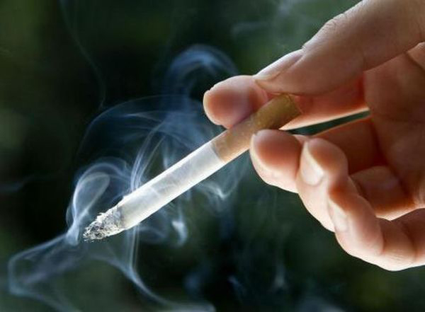 Những người hút thuốc lá nhiều thường có nồng độ CRP cao hơn bình thường.