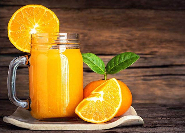Các loại nước ép mang tính chua như cam, quýt có thể khiến tình trạng trào ngược nghiêm trọng hơn.