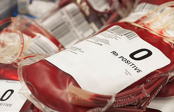 Nhóm máu O- có kháng nguyên gì trên tế bào hồng cầu?
