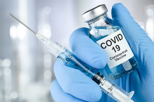 Nhân viên y tế cần chuẩn bị sẵn các phương tiện cấp cứu bệnh nhân gặp tác dụng phụ sau tiêm vắc xin COVID-19