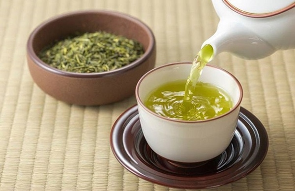 uống trà xanh thường xuyên rất tốt để phòng ngừa bệnh parkinson