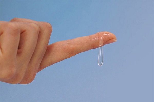 RA DỊCH NHẦY NHƯ LÒNG TRẮNG TRỨNG SAU QUAN HỆ THƯỜNG LIÊN QUAN ĐẾN RỤNG TRỨNG