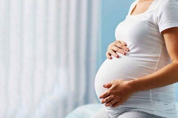 Rỉ ối tuần 38 là một dấu hiệu cảnh báo chuyển dạ và sắp sinh ở mẹ bầu