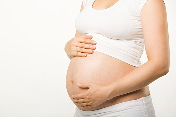 sinh non là tình trạng sinh nở khi trẻ sơ sinh chưa đủ 37 tuần thai