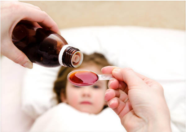 Sử dụng thuốc giảm đau bụng cho trẻ cần tuân theo chỉ dẫn của bác sĩ