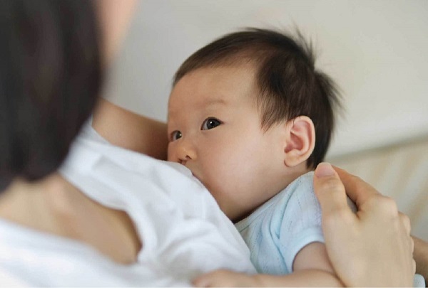 Sữa mẹ - Nguồn dinh dưỡng quan trọng cho trẻ sơ sinh và trẻ nhỏ