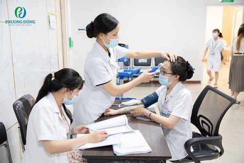 Khám sàng lọc trước tiêm chủng vắc xin phòng COVID-19