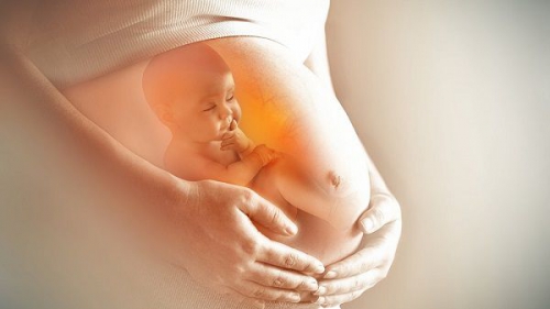 Thai 41 tuần chưa có dấu hiệu chuyển dạ có nguy hiểm không?