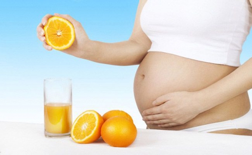 Giải đáp: Tiểu đường thai kỳ có được uống nước cam không