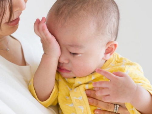 Trẻ bị đau mắt đỏ: Nguyên nhân, triệu chứng và cách phòng tránh