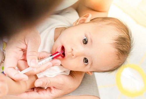 Khi nào nên cho trẻ uống vắc xin Rotavirus phòng ngừa tiêu chảy?