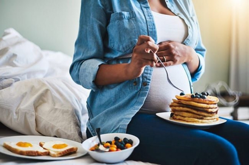 Xét nghiệm nước tiểu khi mang thai có cần nhịn ăn không?