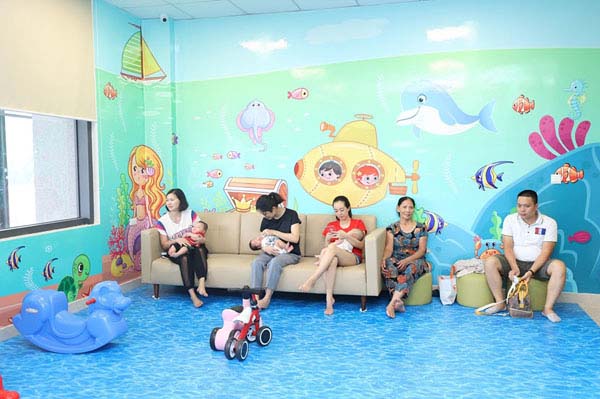 Phòng chờ tiêm dịch vụ cho trẻ