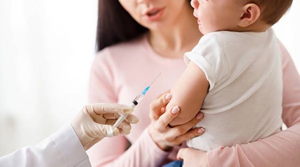Tiêm vắc xin bạch hầu được bác sĩ khuyến cáo nhắc lại mỗi 10 năm 1 lần