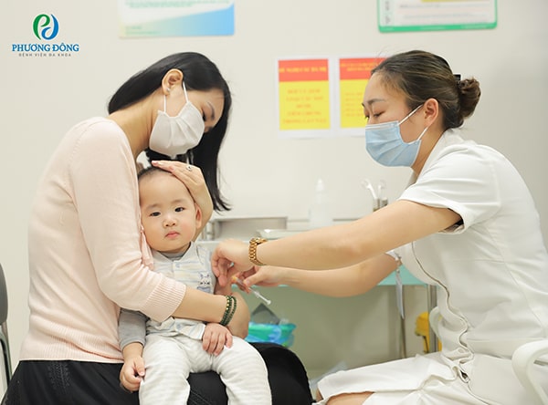 Tiêm vắc xin IMOJEV tại Bệnh viện Đa khoa Phương Đông