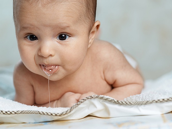 Trẻ sơ sinh bị sặc sữa không phải là hiện tượng hiếm gặp