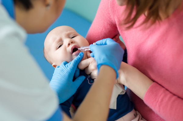 Uống vắc xin Rotavirus ngay từ 6 tuần tuổi là cách phòng tránh tiêu chảy hiệu quả cho trẻ sơ sinh