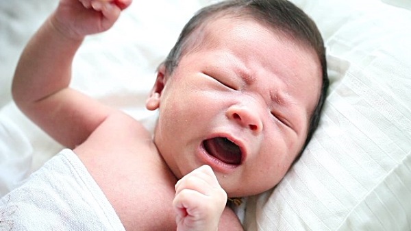 Nguyên nhân viêm họng ở trẻ sơ sinh phần lớn do nhiễm virus