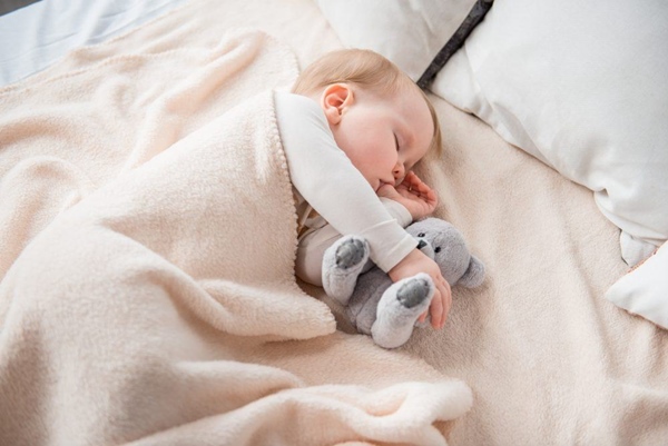 giấc ngủ của trẻ ở những năm đầu đời có vai trò vô cùng quan trọng cho sự phát triển trí tuệ sau này