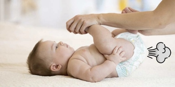 trẻ sơ sinh xì hơi nhiều nhưng không ị