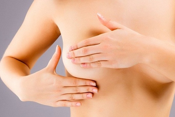 Nhiễm trùng tuyến vú có thể khiến núm vú bị tụt
