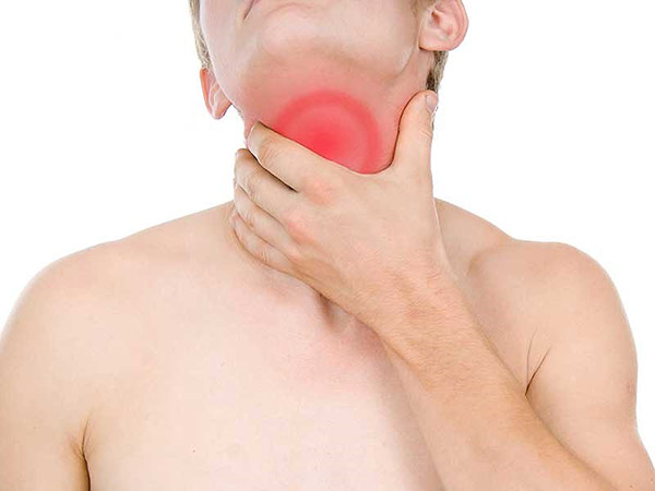 Tại sao đau họng dưới yết hầu có thể là dấu hiệu của ung thư vòm họng?