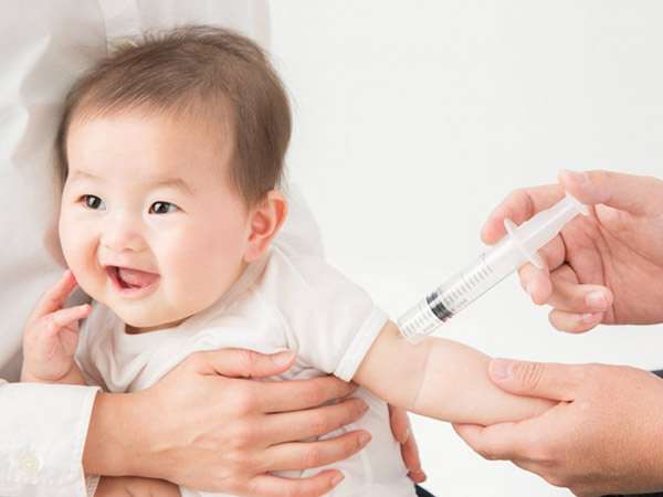 tiêm chủng vắc xin